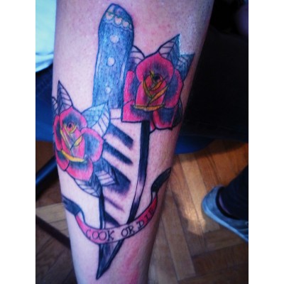 KNIFE_AND_ROSES_TATTOO2